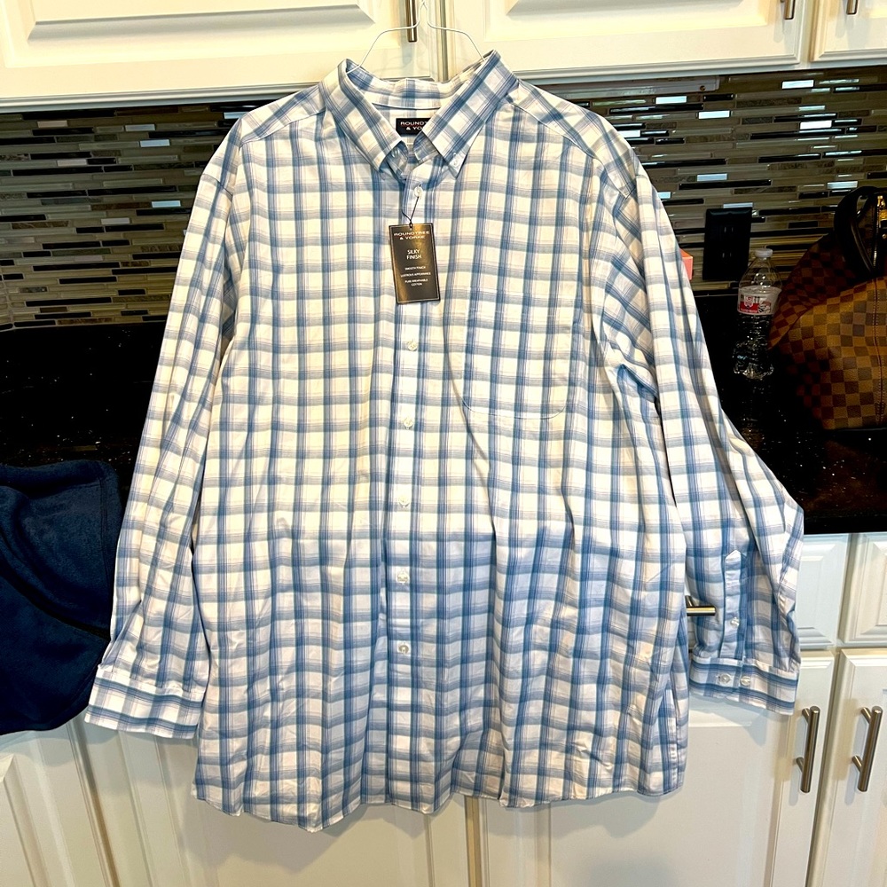 Men’s NWT Roundtree & Yorke Button Down Shirt